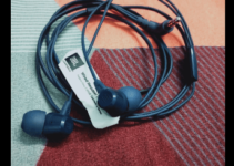 JBL C50HI by Harman in-Ear Headphones with Mic