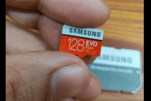 Samsung EVO Plus 128GB microSDXC UHS-I U3 100MB logo