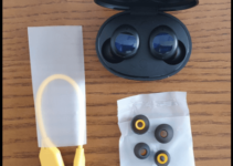 realme Buds Q2 with Active Noise Cancellation logo