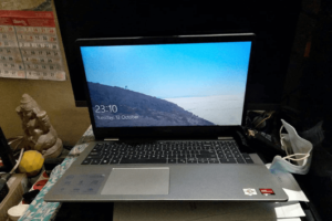Dell 15 (2021) AMD Athlon Silver 3050U Laptop